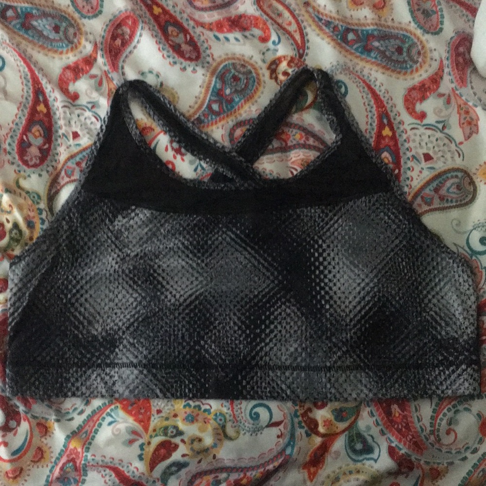 Torrid Crisscross Sports Bra Size 4